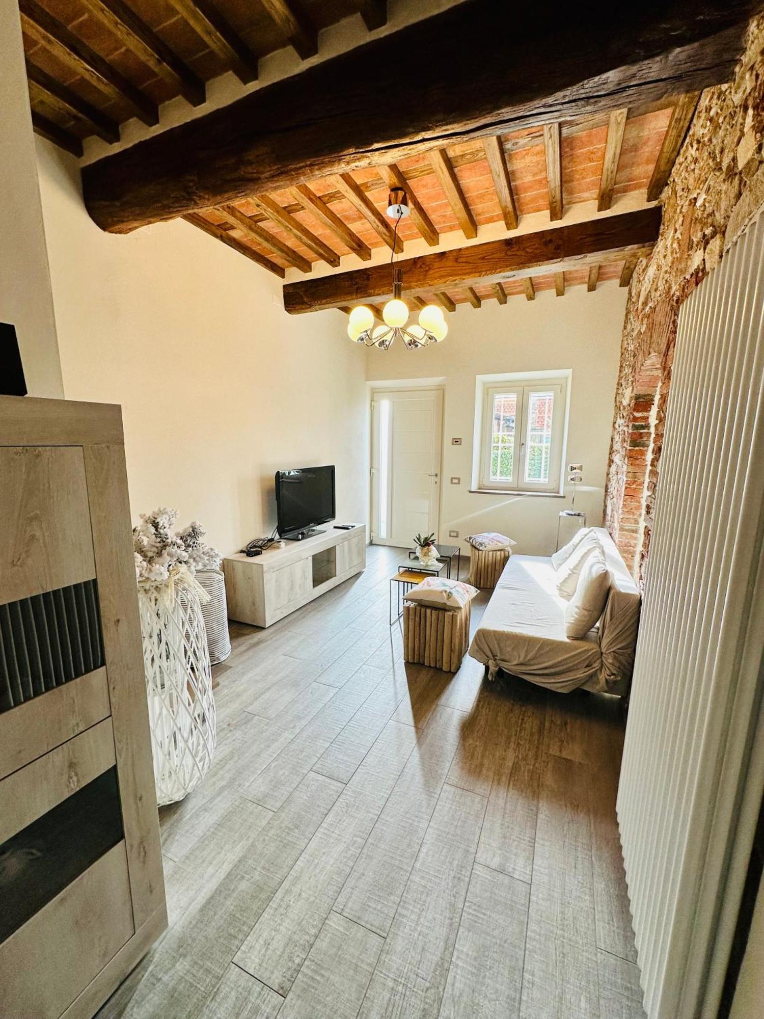Locazione Turistica Rania Hotell Lucca Exteriör bild