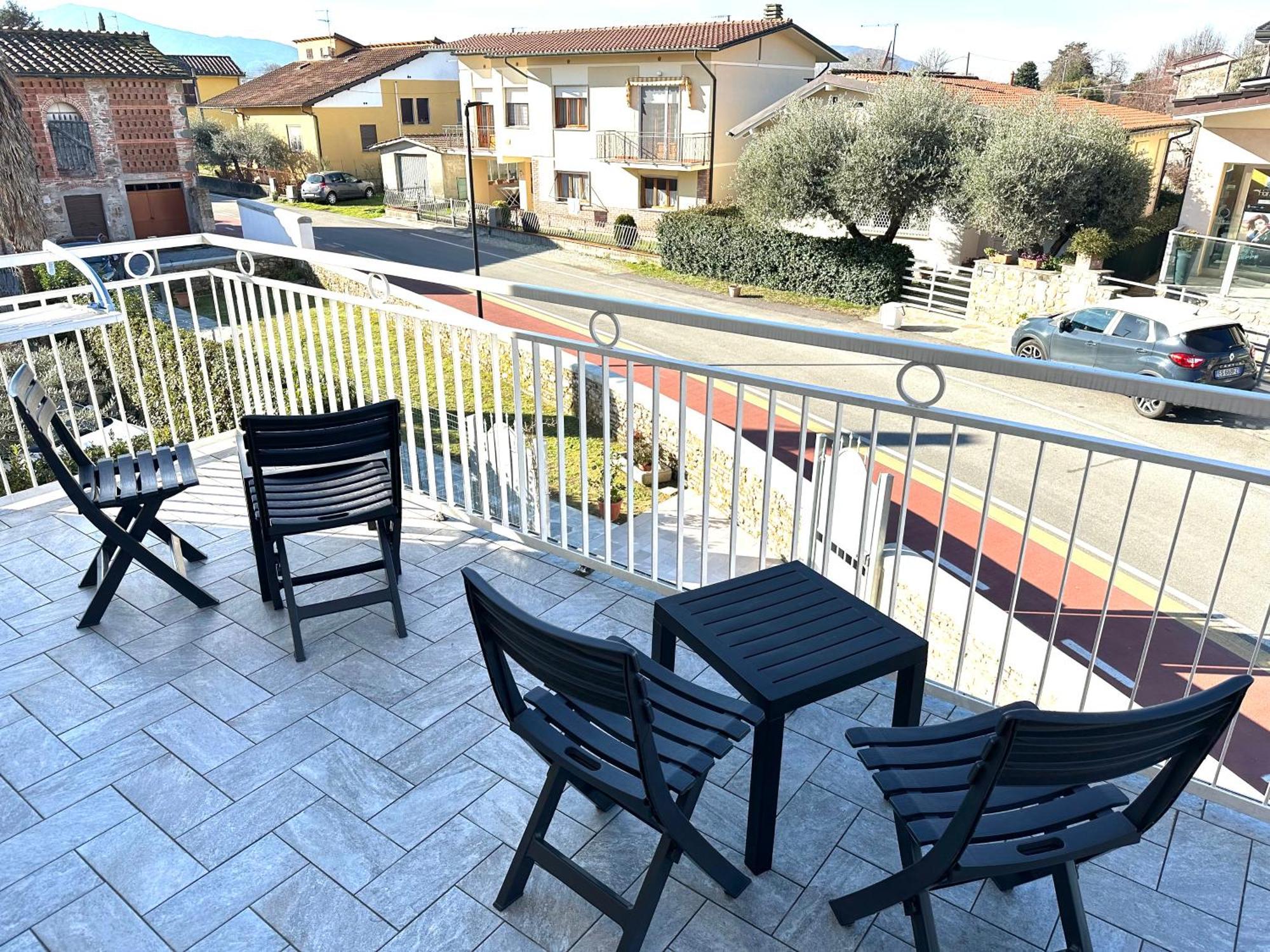 Locazione Turistica Rania Hotell Lucca Exteriör bild